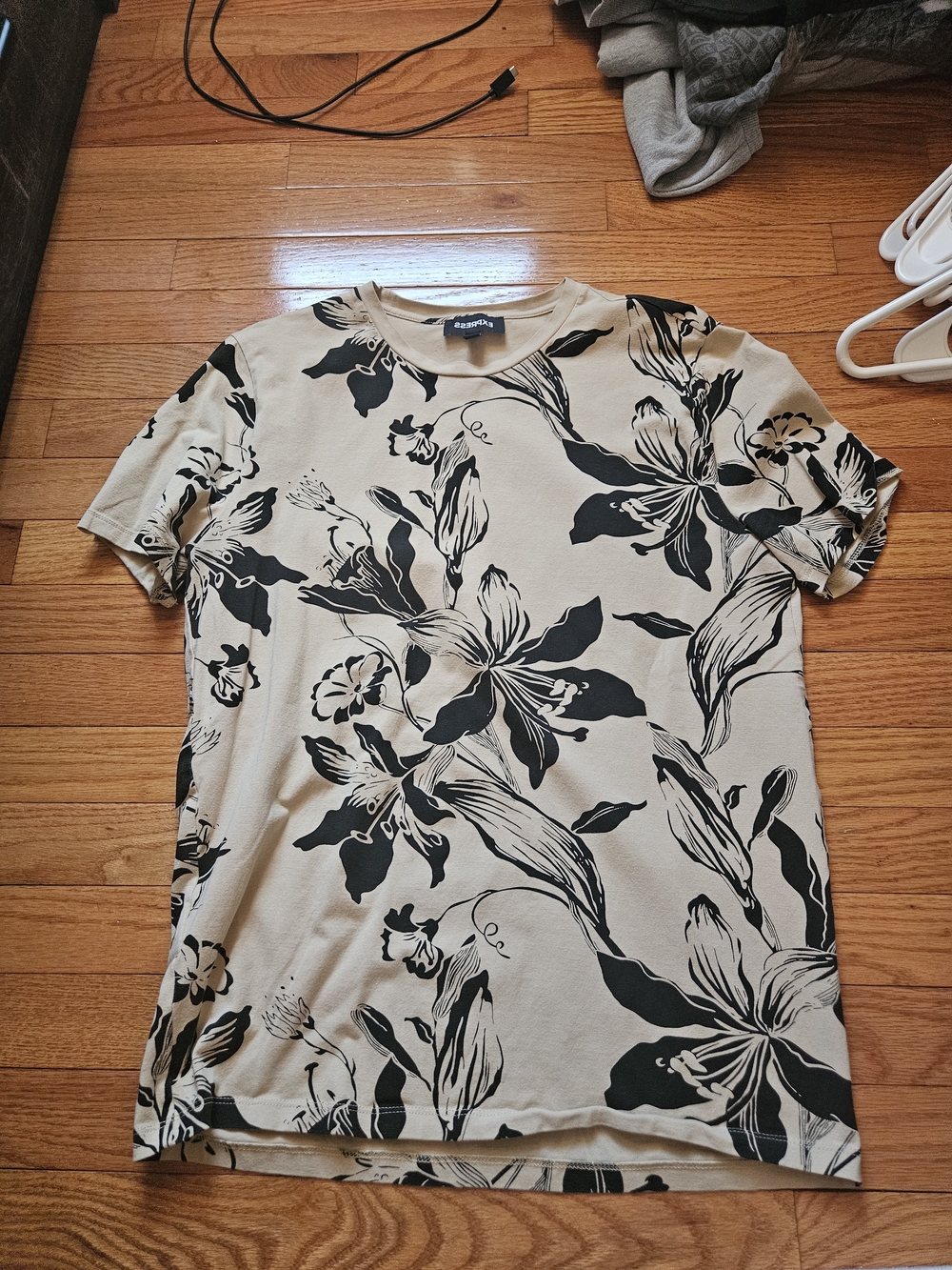 Express Cotton Cream Tee with Black Floral Motif